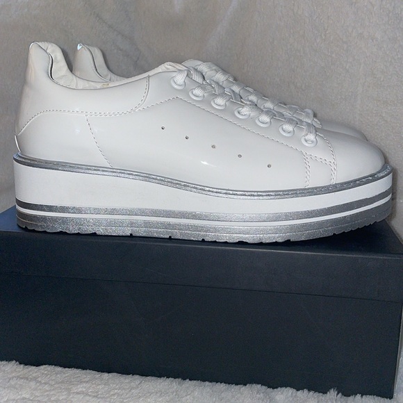 NWT SILENT D SHELLAN White Sneaker - Picture 8 of 14